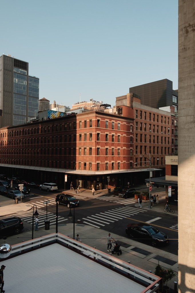 Fuji X-E2 sample image of New York City architecture captured with Fuji XF 18-55mm f2.8-4.