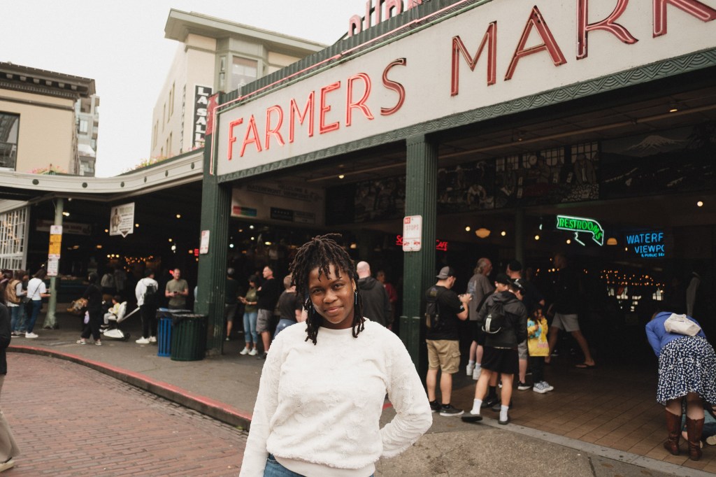 Wide street photography scene showing market atmosphere in Seattle photographed on Fuji XF 18mm f2